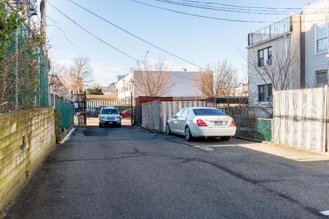 Two Bedrooms Apartment Manage And Supervise By Host Endless Features Amenities Dishwasher Washer Dryer Best Wifi Internet Services By Verizon Fios 960 Upload 960 Download Bi Monthly Free Housekeeping Services Huge 10000 Square Footage New York Dış mekan fotoğraf